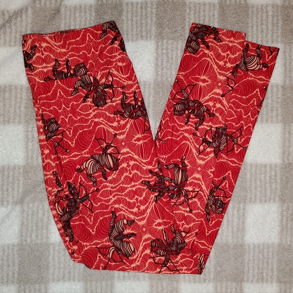 5 for $20 | LuLaRoe Tall and Curvy Valentine's Day Cupid Holiday Design Leggings - Picture 1 of 9